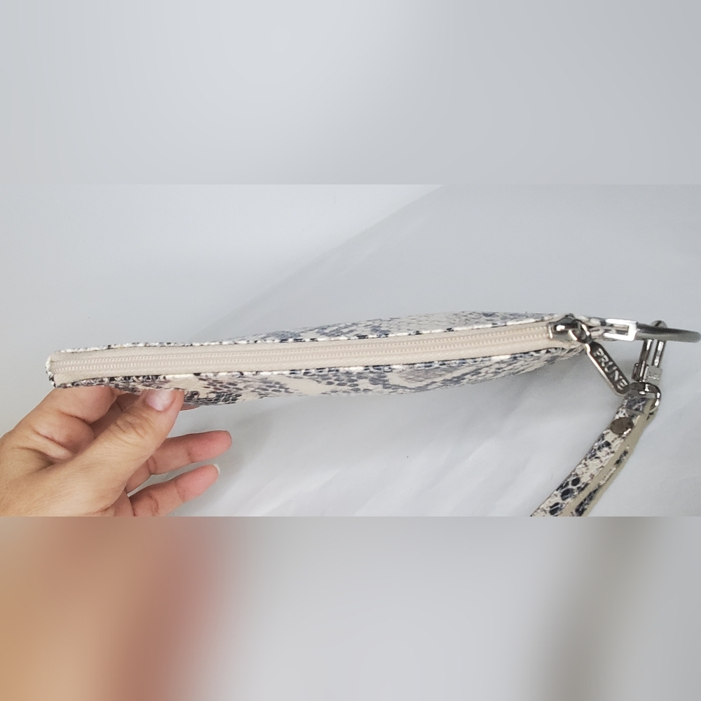 PRUNE Wristlet Real Snakeskin Sophisticated Design 9"x5"inchs Madein Argentina - Picture 6 of 11